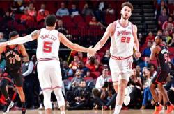 开云体育登录-战火箭队遭遇失利，输给灰熊的简单介绍