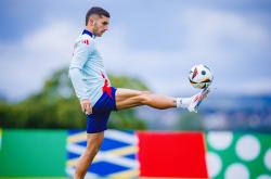 开云体育平台APP-包含拜仁绝杀智利，费兰·托雷斯高光表现的词条