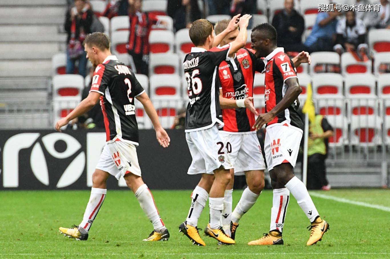 阿雅克肖主场胜利,复仇昂热成功 阿雅克肖主场胜利,复仇昂热成功