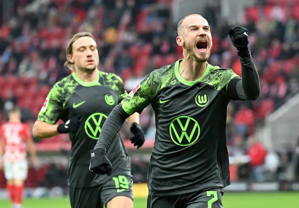 沃尔夫斯堡主场表现出色，大胜对手