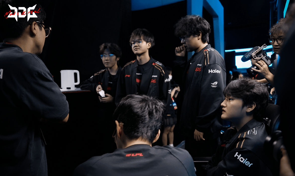 关于WBG碾压FLY,Doinb三分雨点燃全场的信息 关于WBG碾压FLY,Doinb三分雨点燃全场的信息