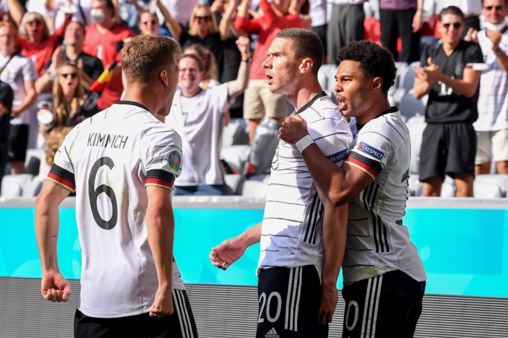 塞内加尔逆转德国,马丁内利统治全场 塞内加尔逆转德国,马丁内利统治全场