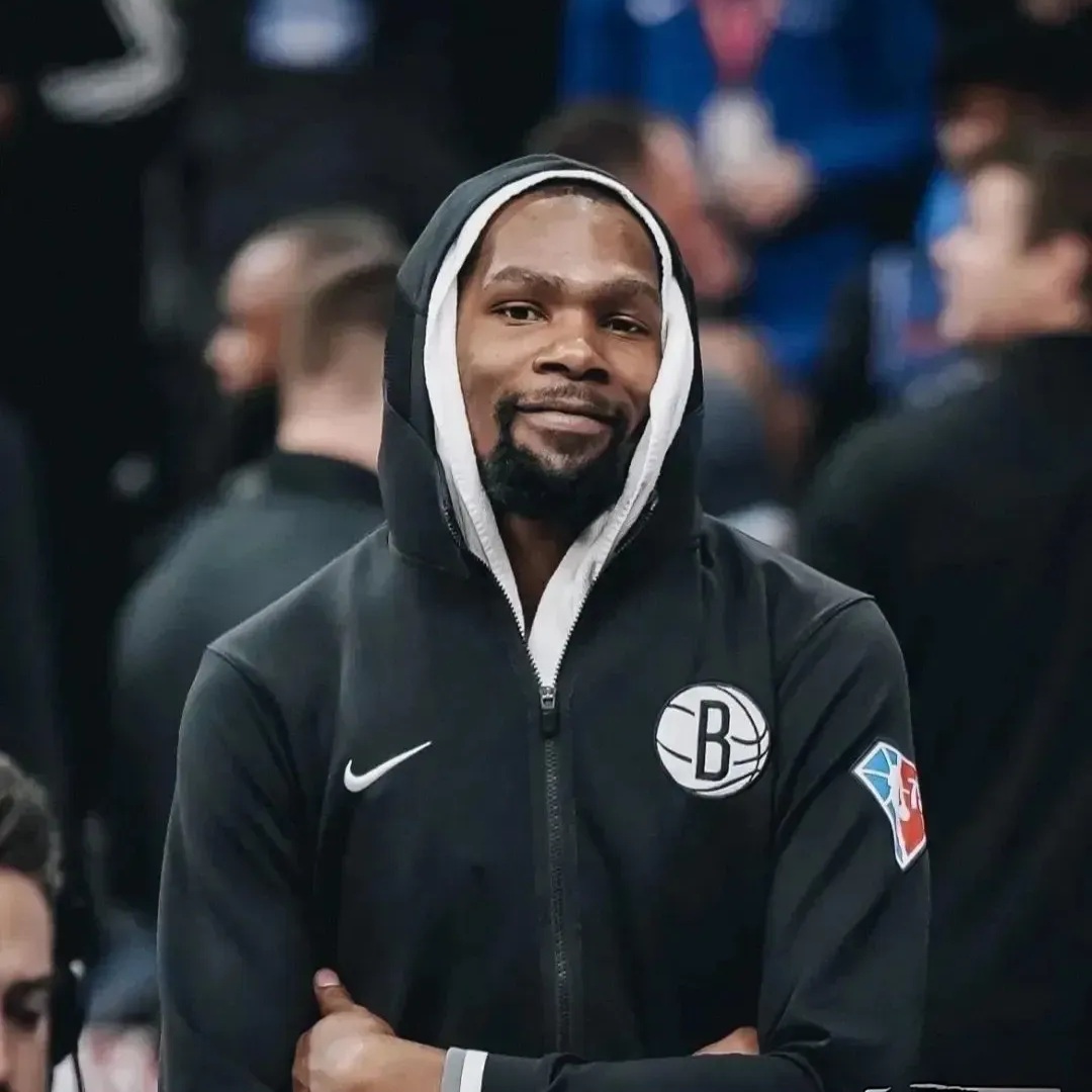 青岛队力克鹈鹕,杜兰特状态火热 青岛队力克鹈鹕,杜兰特状态火热